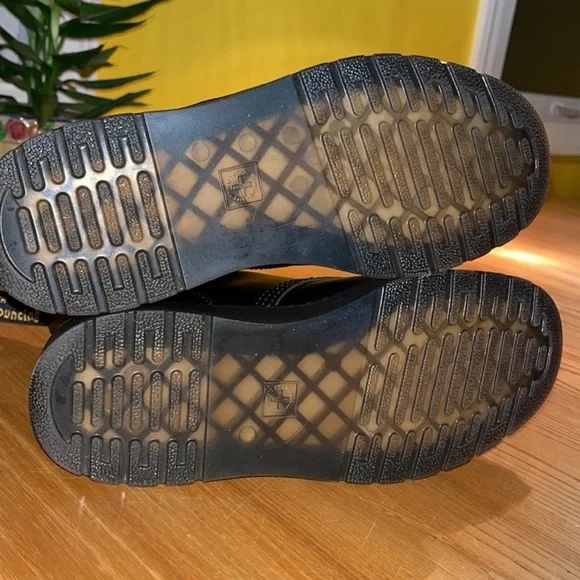 Dr. Martens black leather boots - Picture 4 of 4